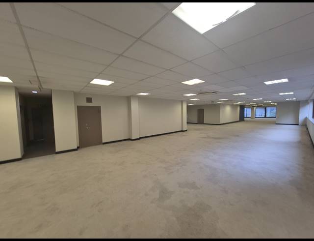1,153M² OFFICE TO LET IN PARKTOWN